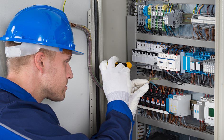 électricien urgence Versailles